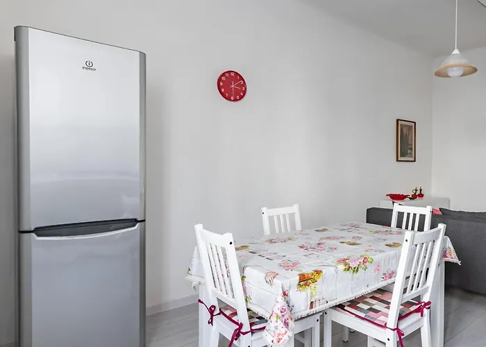 Guesthost - Florence Quiet And Modern Apartments